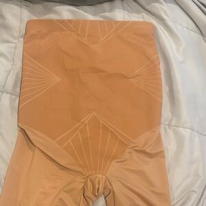 Honeylove Peach High-Waist Shaping Short